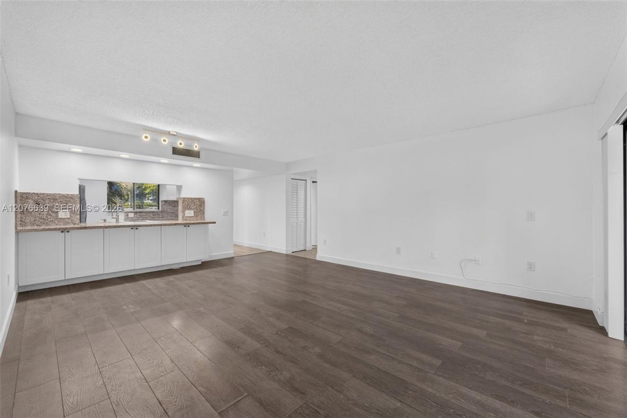 8415 SW 107th Ave , Unit 143W, Miami, FL 33173 Photo