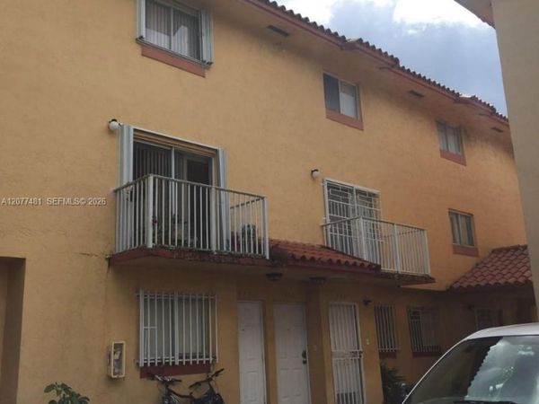 800 SW 104th Ct , Unit A-201, Miami, FL 33174