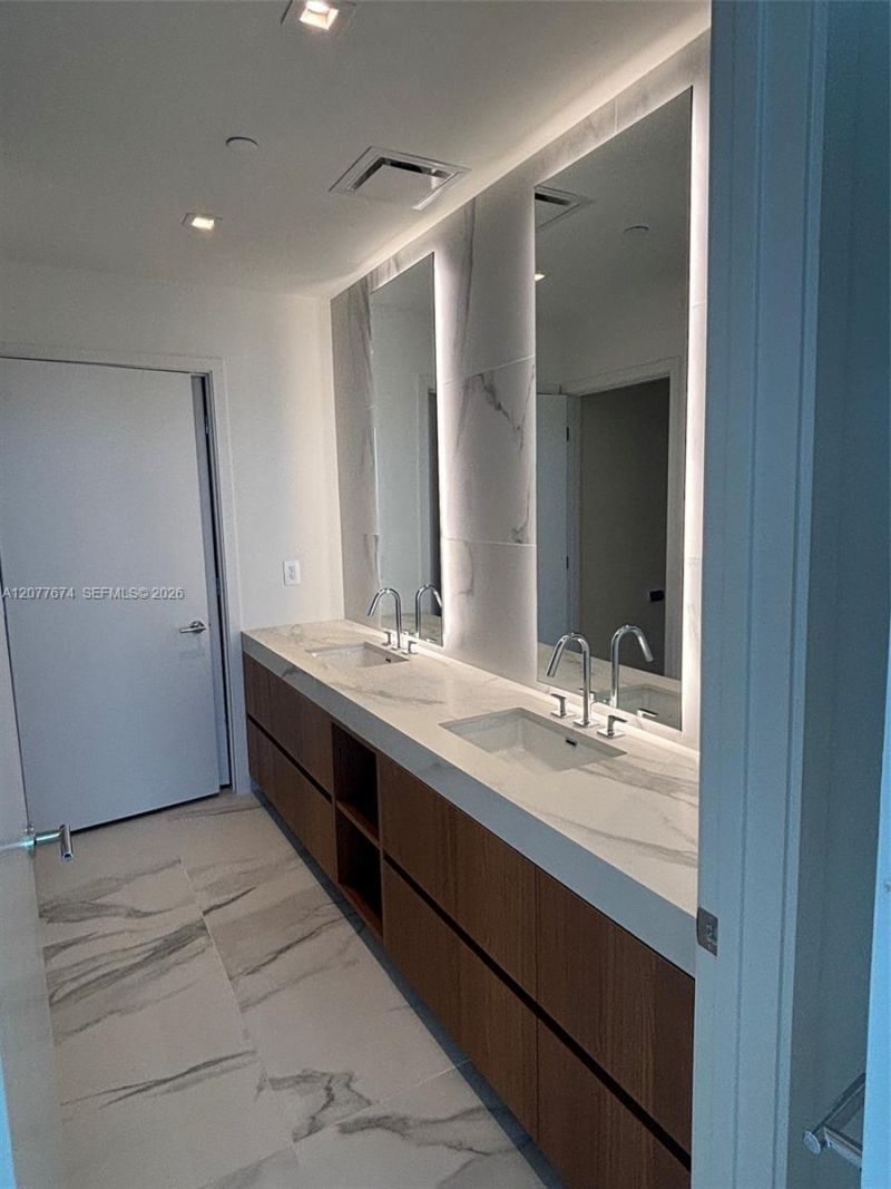 1400 Biscayne Blvd, Unit 2106, Miami, FL 33132 Photo