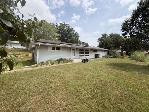1020 Walnut Street , Cabool, MO 65689