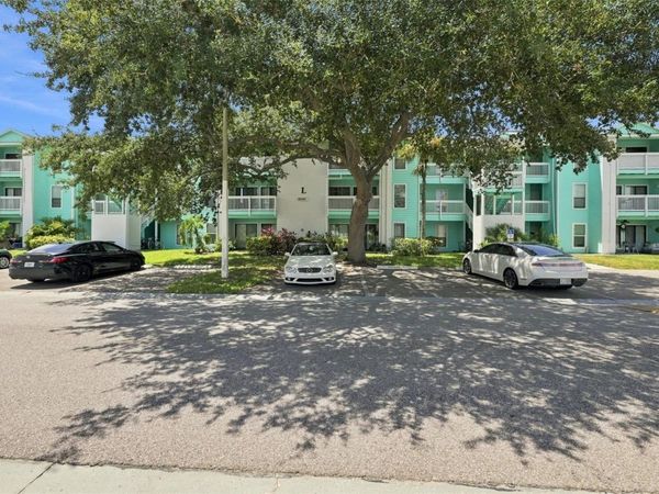 455 ALT 19 S, Unit L200, PALM HARBOR, FL 34683