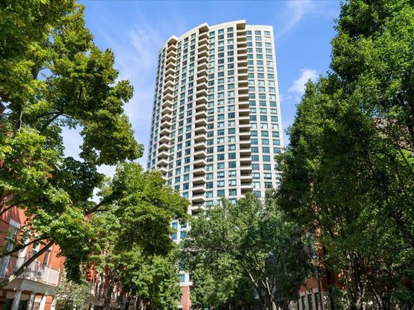 501 N Clinton Street , Unit 1304, Chicago, IL 60654