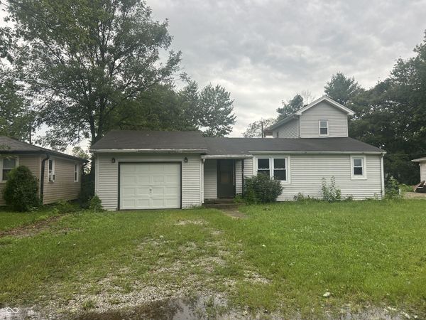 5631 N Clover West Drive, Fairland, IN 46126
