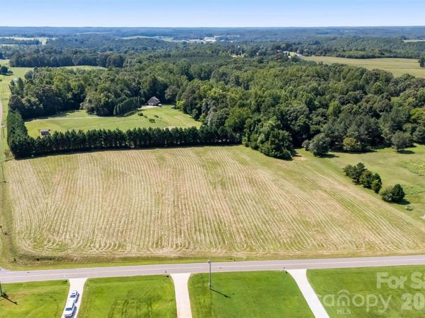 146 Rimrock Road , Harmony, NC 28634