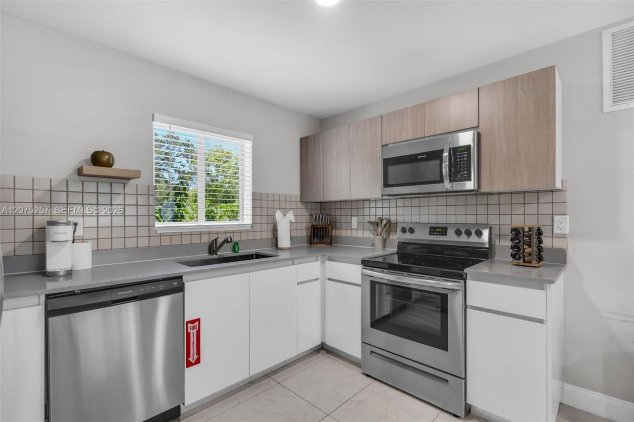 507 NW 8th Ave , Unit 2, Fort Lauderdale, FL 33311 Photo
