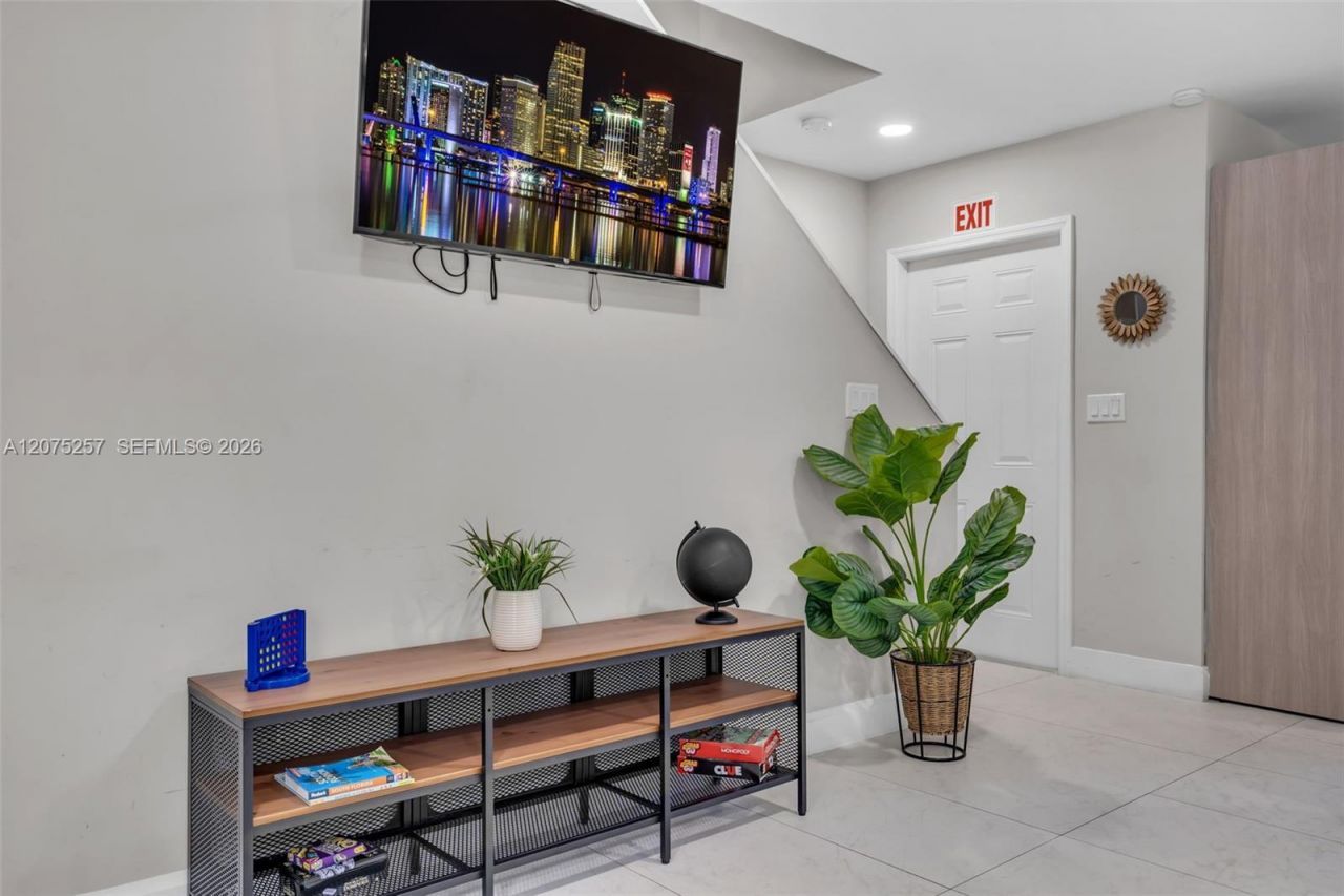 507 NW 8th Ave , Unit 2, Fort Lauderdale, FL 33311 Photo