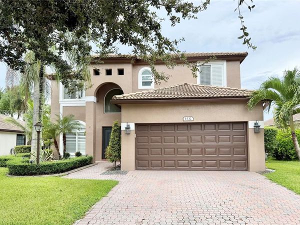1532 NW 133rd Ave, Pembroke Pines, FL 33028