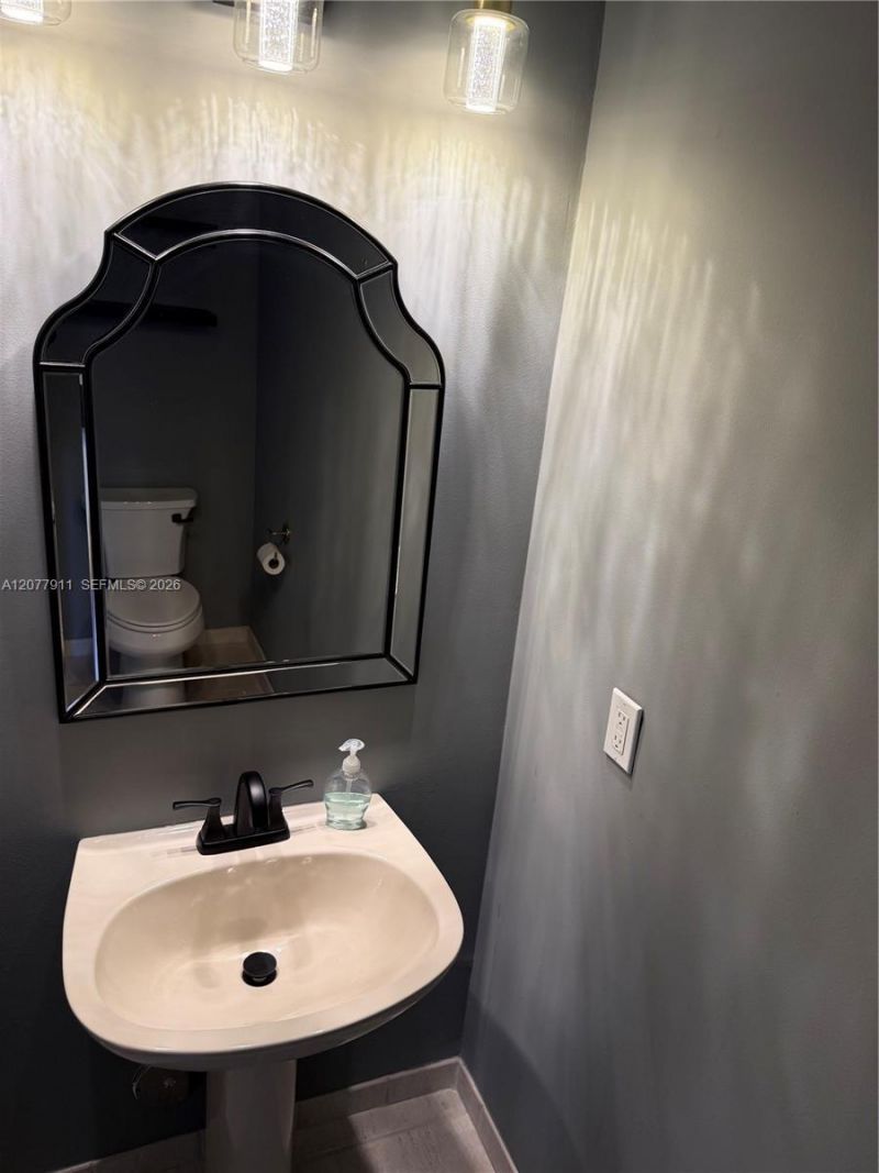 1532 NW 133rd Ave, Pembroke Pines, FL 33028 Photo