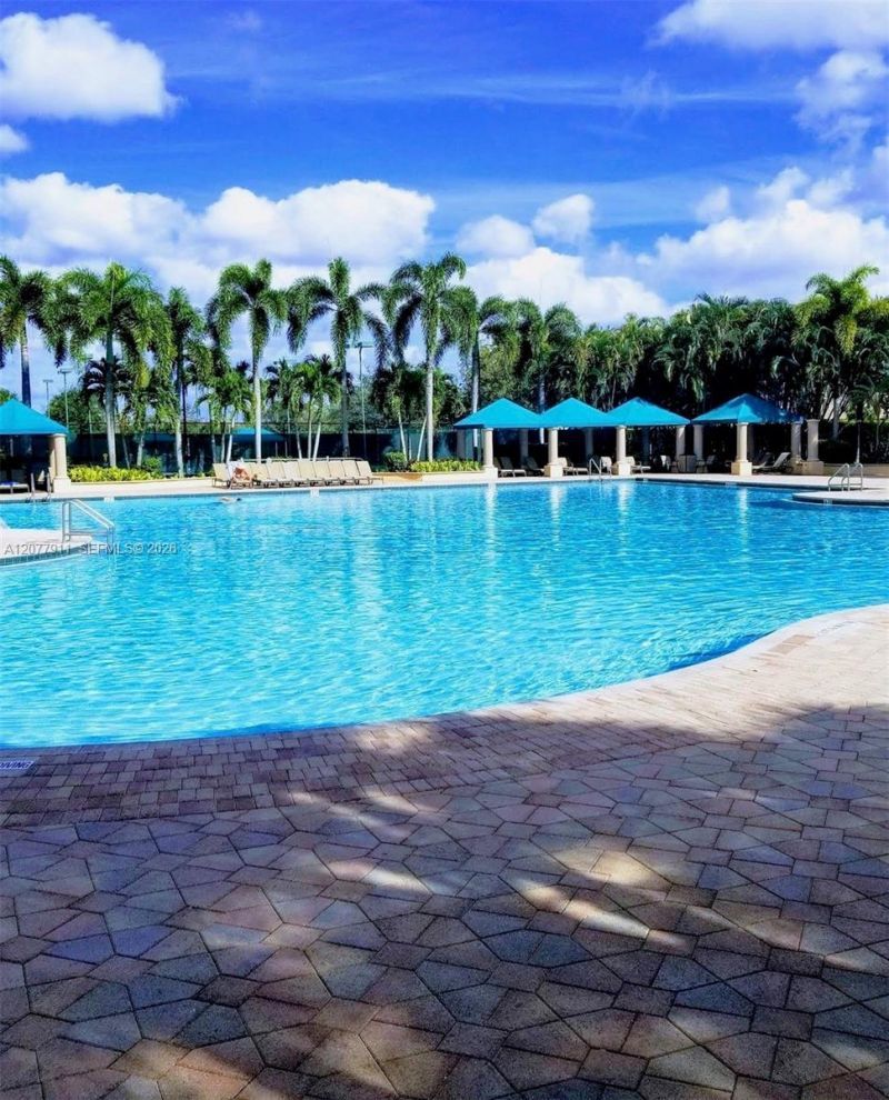 1532 NW 133rd Ave, Pembroke Pines, FL 33028 Photo