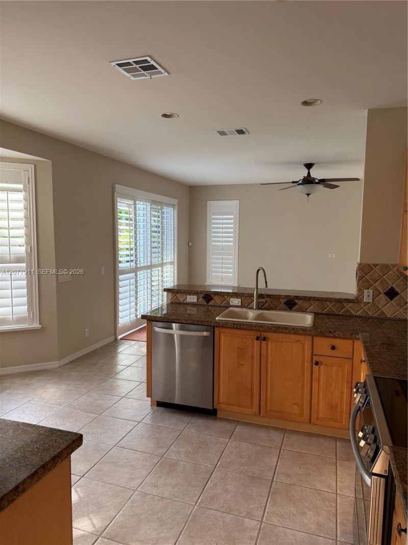1532 NW 133rd Ave, Pembroke Pines, FL 33028 Photo