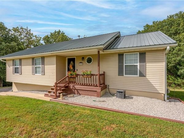 615 SE 145th Road, Warrensburg, MO 64093