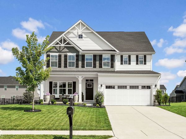 277 Briar Creek Lane, Whiteland, IN 46184
