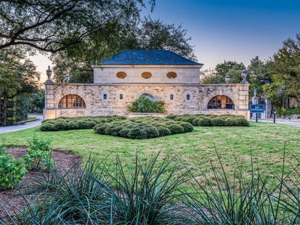 82 Regents Park, San Antonio, TX 78230