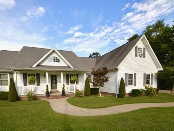 2600 Windcrest Drive, Mt Vernon, IL 62864