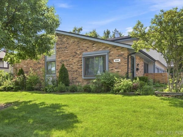8330 Portsmouth Drive , Unit B, Darien, IL 60561