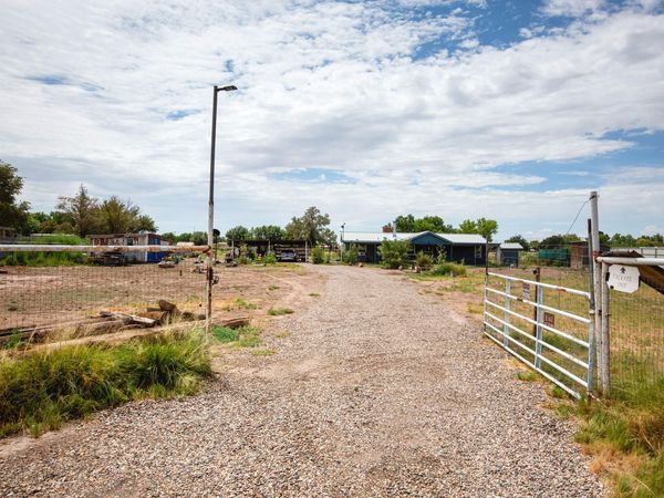 4 Yerba Road , Los Lunas, NM 87031