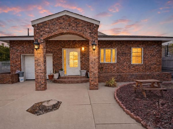 2216 E Commercial Street NE, Albuquerque, NM 87102