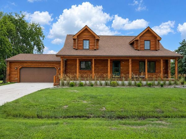 6719 E 84th Drive , Merrillville, IN 46410