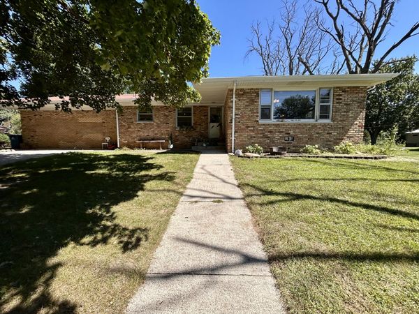211 Carnation Street NE, DeMotte, IN 46310