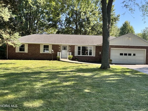 411 W Gypsy Lane Road, Bowling Green, OH 43402