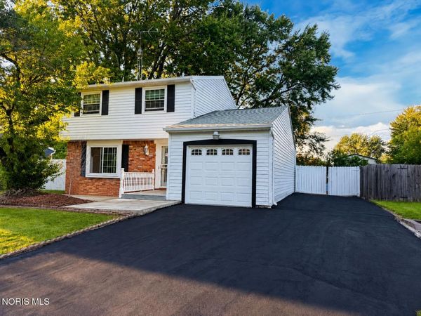 5950 E Pembridge Drive, Toledo, OH 43615