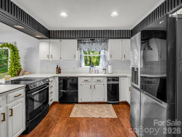 213 Raintree Drive , Hendersonville, NC 28791