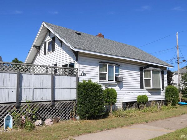 1920 N 2nd Avenue, Escanaba, MI 49829