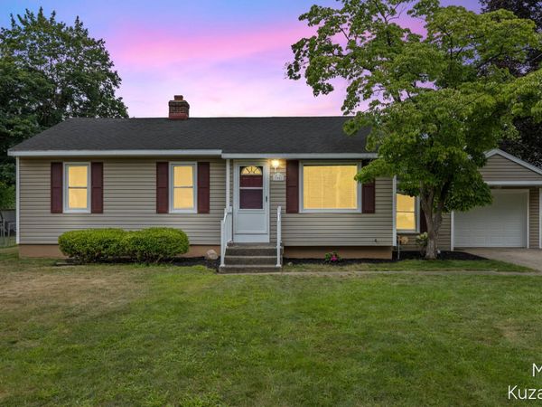 3901 Suburban Shores Drive NE, Grand Rapids, MI 49525