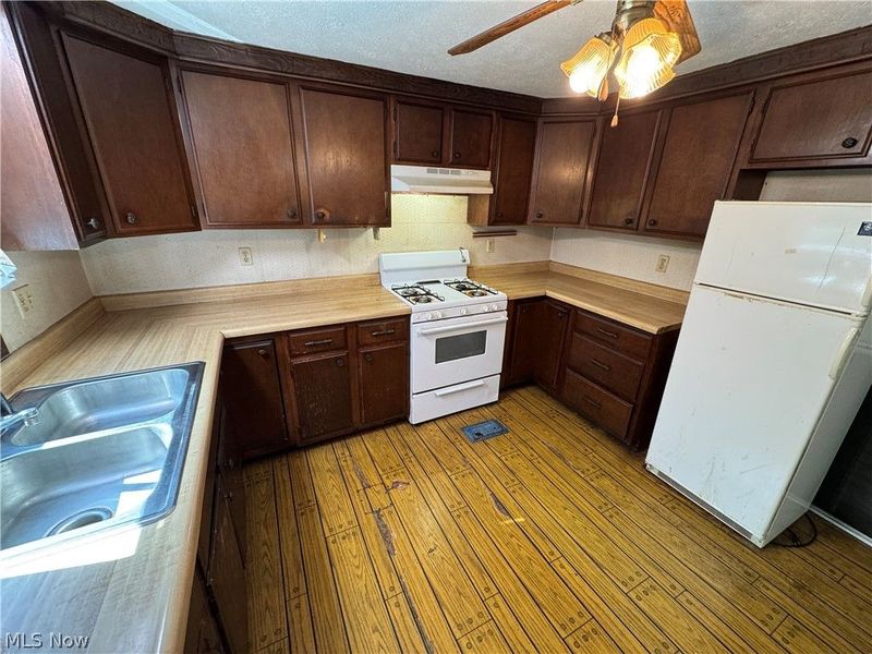 67279 Pineview Drive, Belmont, OH 43718 Photo 10