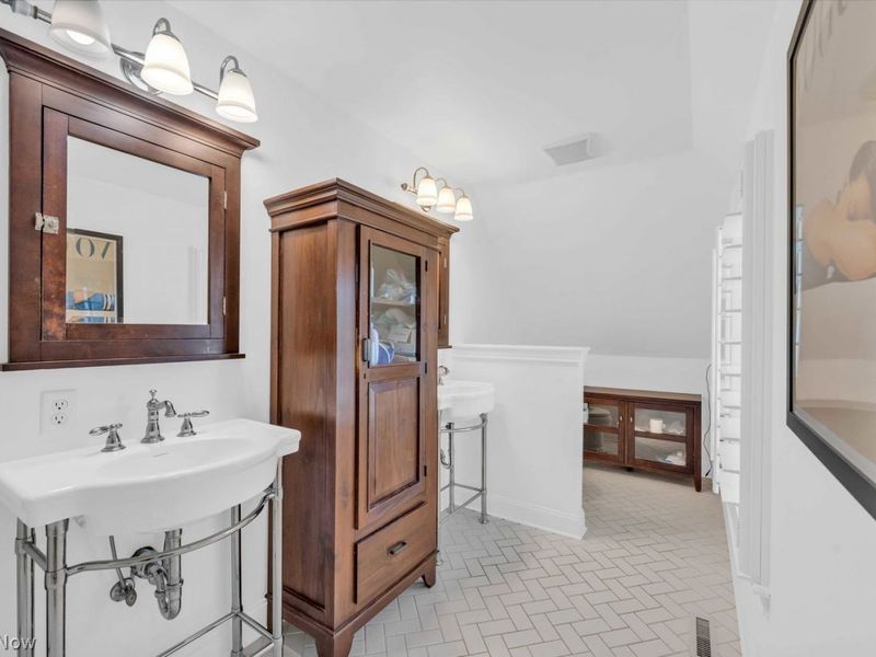 19637 Beach Cliff Boulevard, Rocky River, OH 44116 Photo 32
