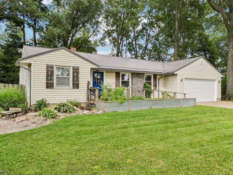 223 Southwood Drive, Carlisle, OH 44035 Photo 1