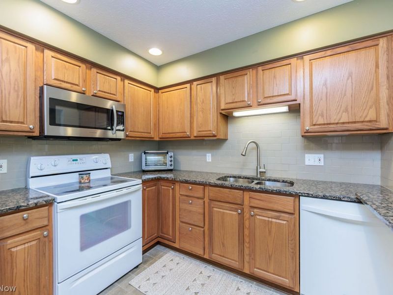 1209 Windmill Way S, Avon, OH 44011 Photo 4