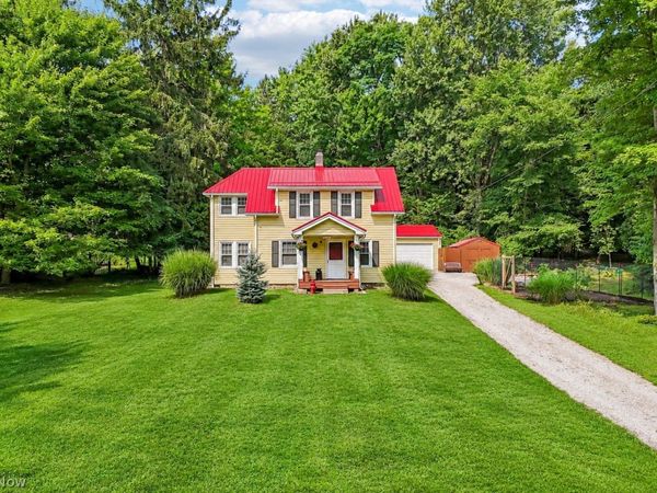 4050 Lander Road, Chagrin Falls, OH 44022