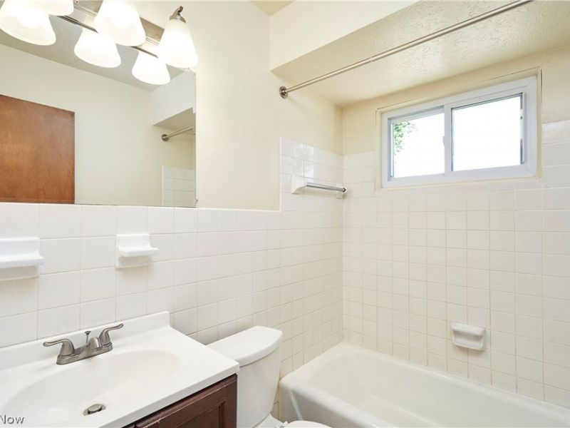 926 Russell Avenue, Akron, OH 44307 Photo 11