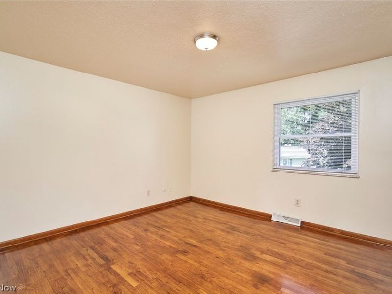 926 Russell Avenue, Akron, OH 44307 Photo 12