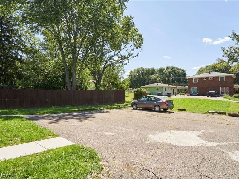 926 Russell Avenue, Akron, OH 44307 Photo 16
