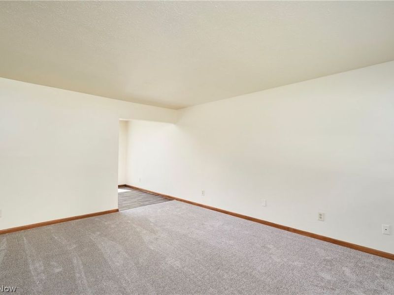 926 Russell Avenue, Akron, OH 44307 Photo 5