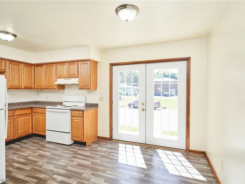 926 Russell Avenue, Akron, OH 44307 Photo 6