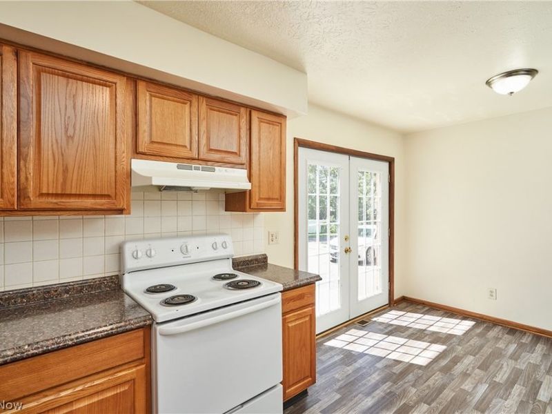 926 Russell Avenue, Akron, OH 44307 Photo 7