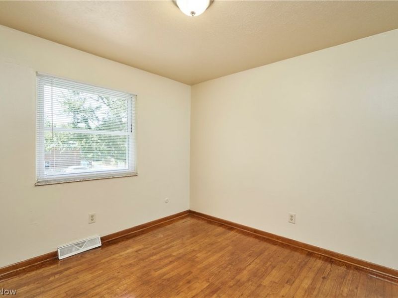 926 Russell Avenue, Akron, OH 44307 Photo 9