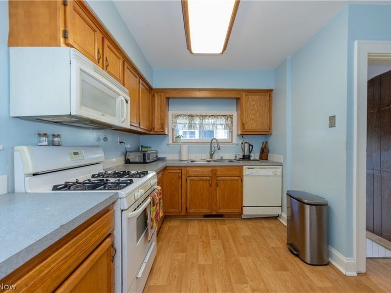 324 Montrose Avenue, Akron, OH 44310 Photo 11