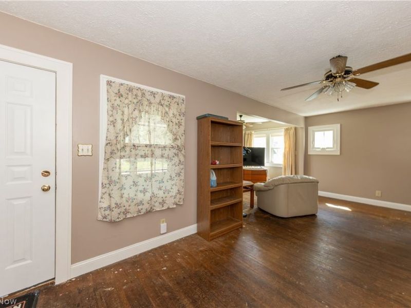 324 Montrose Avenue, Akron, OH 44310 Photo 4