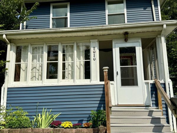 1010 N Chestnut Street, Lansing, MI 48906