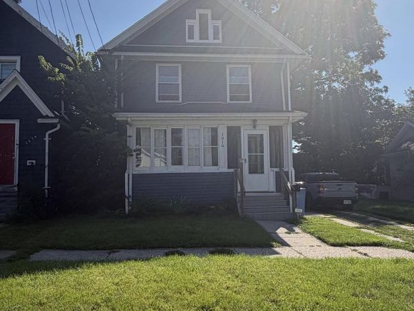 1010 N Chestnut Street, Lansing, MI 48906