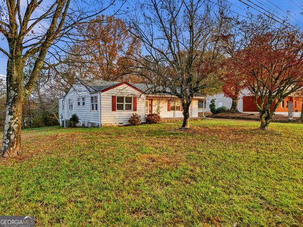 3955 Falcon Parkway, Flowery Branch, GA 30542