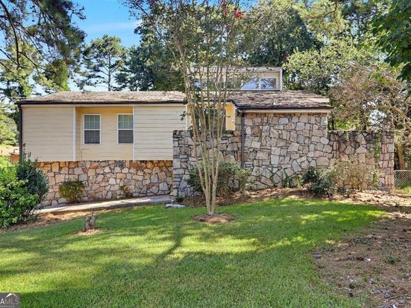 915 Strawberry Court, Ellenwood, GA 30294