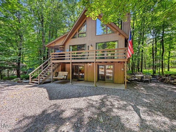 8 Deerfield Court , Lake Ariel, PA 18436