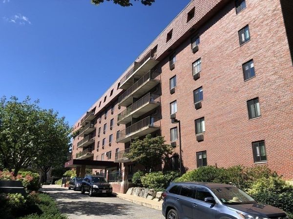 135 Pleasant St, Unit 307, Brookline, MA 02446