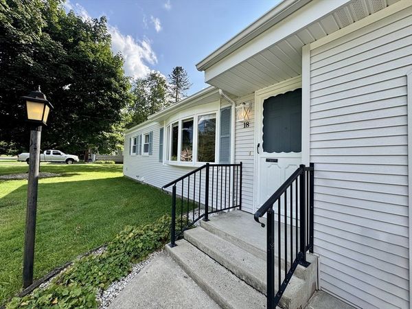 18 Cedar Oak Lane, Hampden, MA 01036