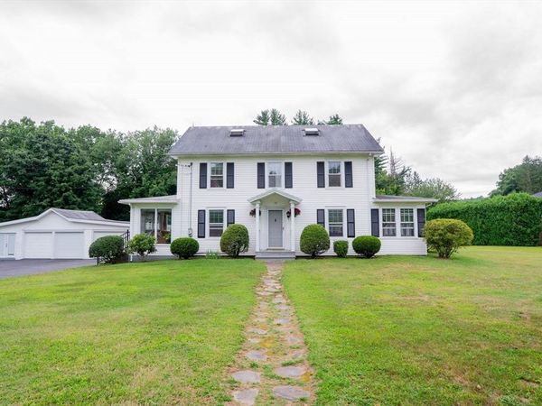 32 East Street, Southampton, MA 01073